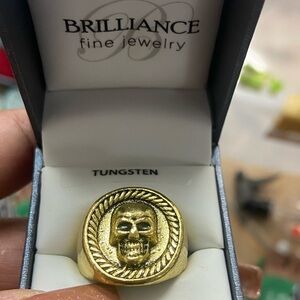 Brilliance Gold Skull Ring